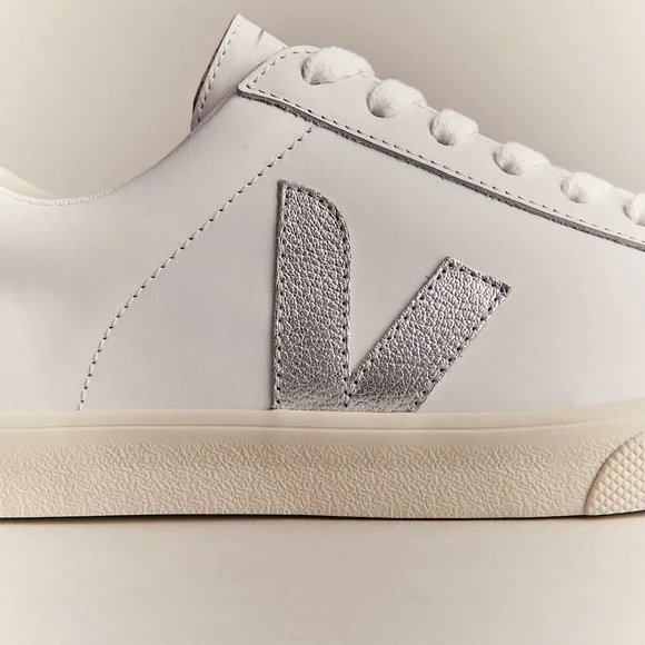 Veja Esplar Logo Leather model in White and Silver - Picture 5 of 12